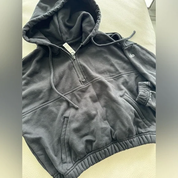 Cropped Alo yoga hoodie - Picture 4 of 4